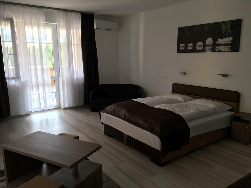 F&M Apartman Egerszalok Exterior photo